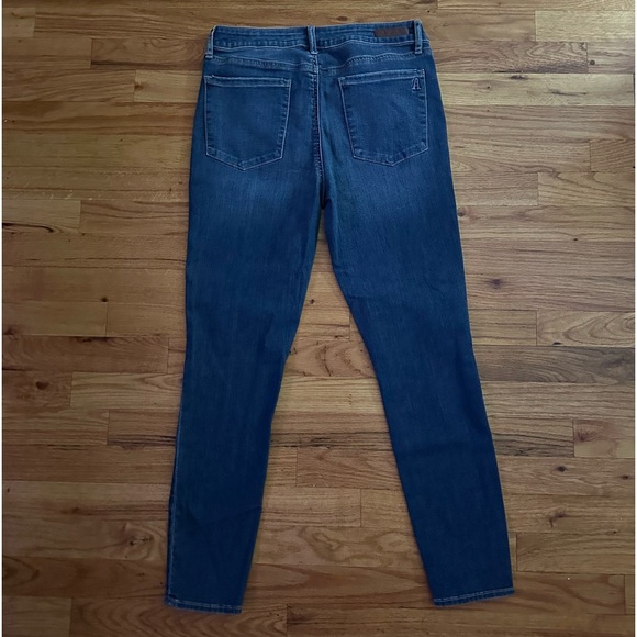 Like New! Articles Of Society Jeans size 28 - Picture 4 of 7